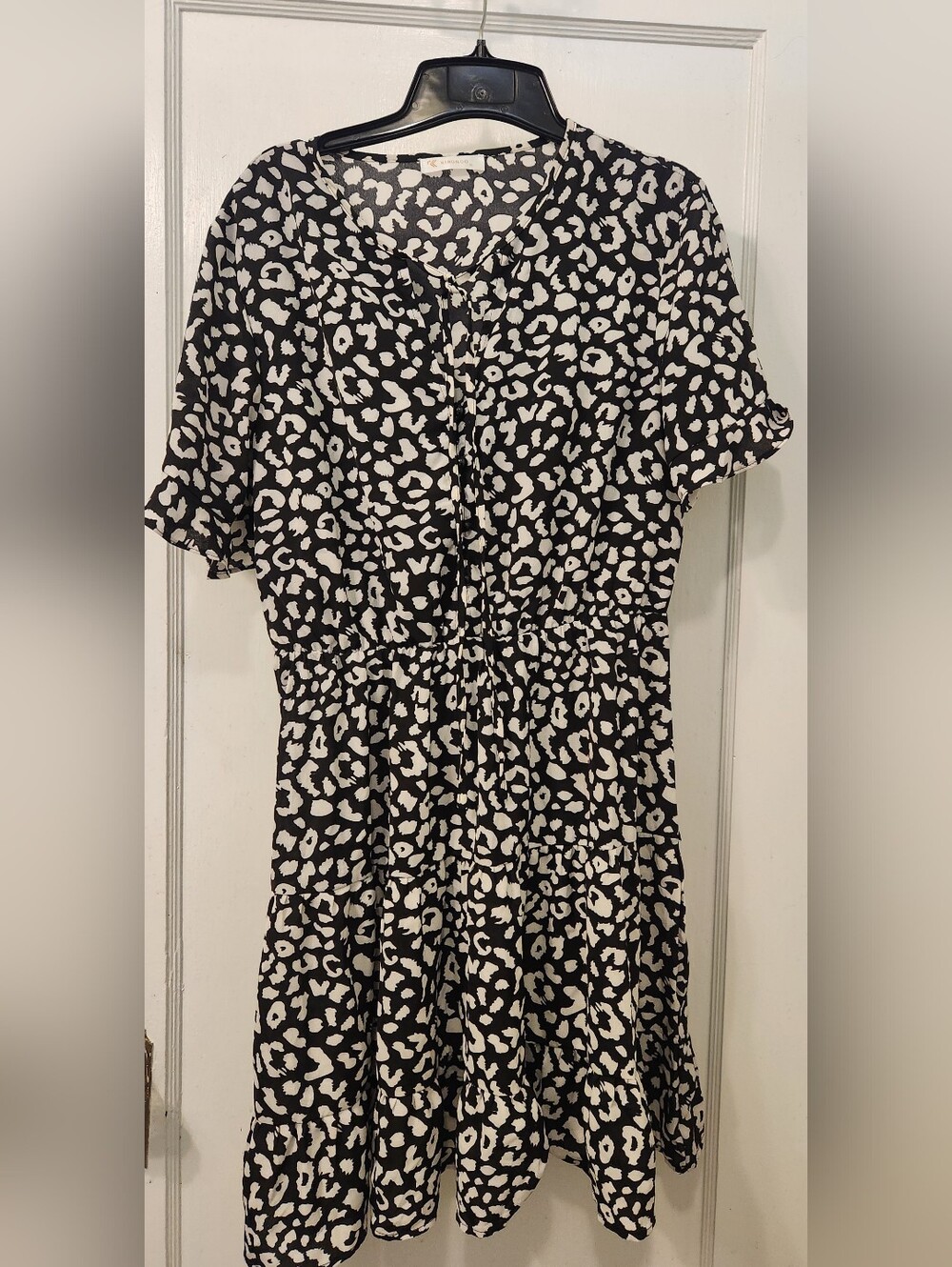 Black & White Leopard Print Short Sleeve Dress